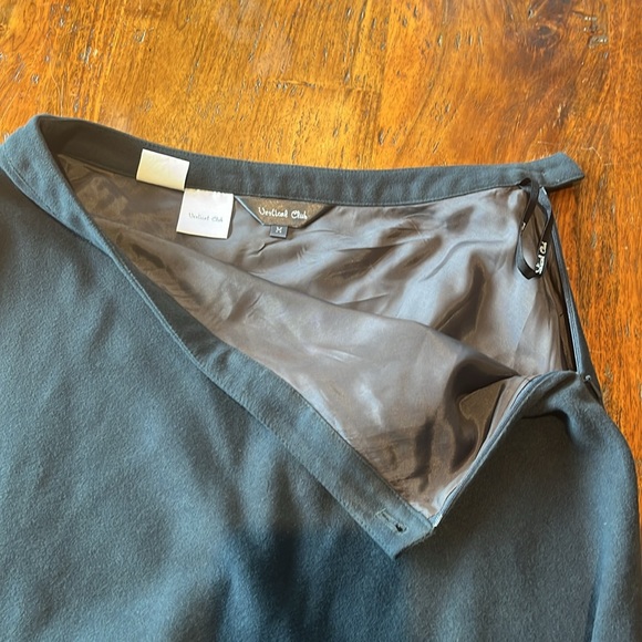 Size M - Vertical Club Straight Skirt - Picture 2 of 4